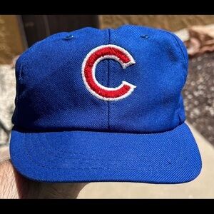 Vintage Chicago Cubs fitted hat, size small